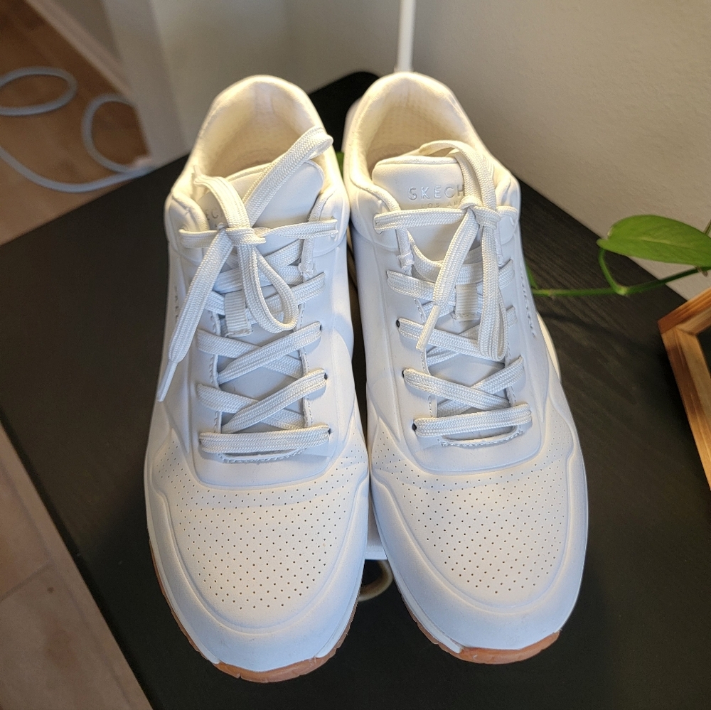 Like New Women's Skechers Street Uno Stand On Air White Sneakers - 9.5 Wide - Picture 9 of 14